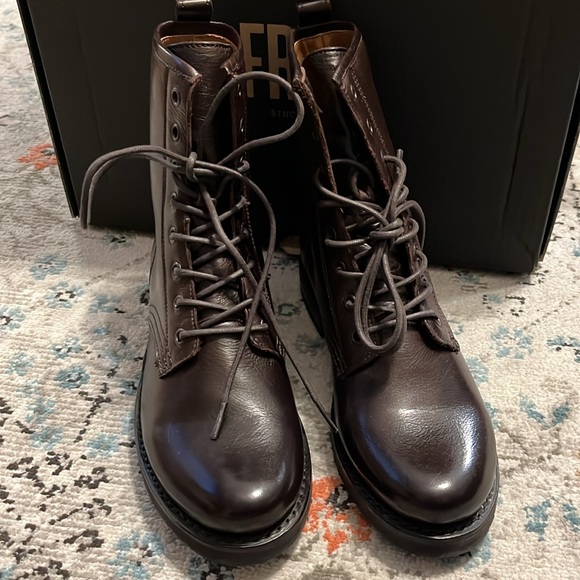 NWT Frye Veronica Combat Dark Brown Boots Size 7 - Picture 4 of 17